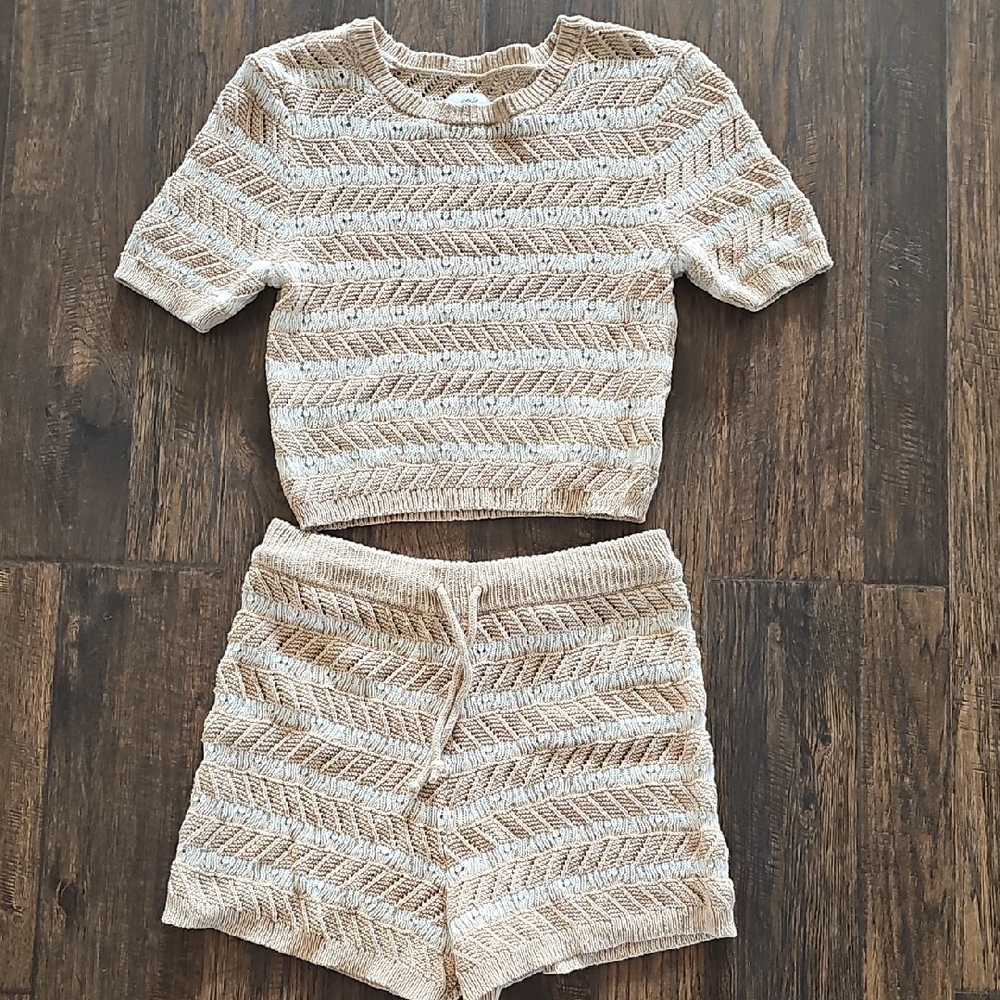 Aerie Beige and White Knit Top